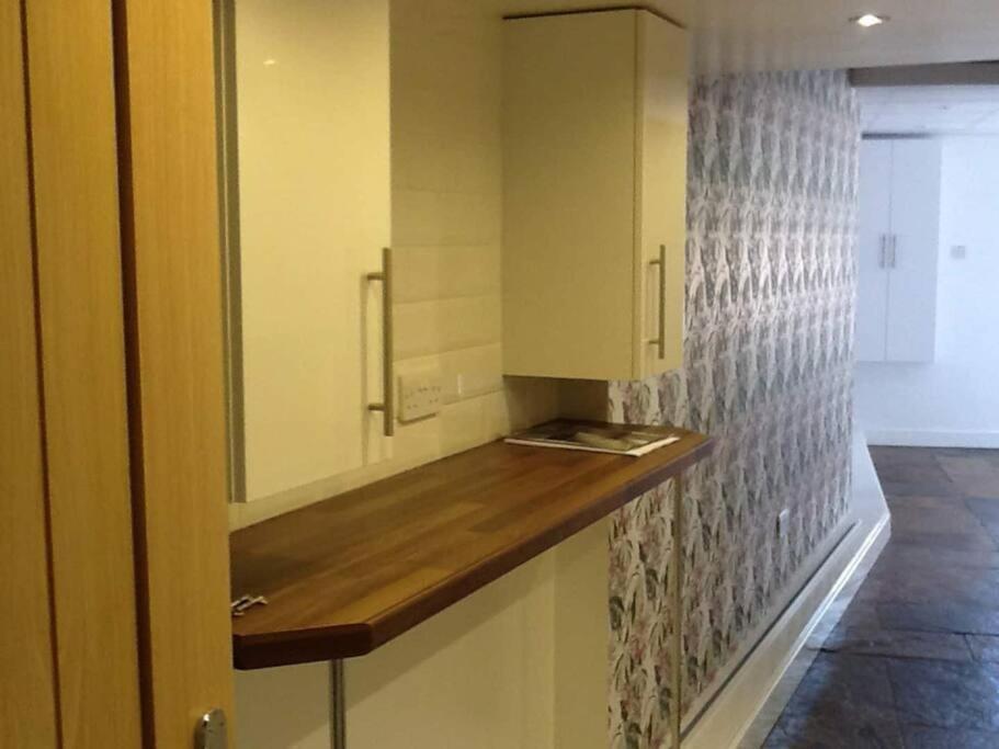 Private Garden Apartment With Secure Parking Southport Exterior foto